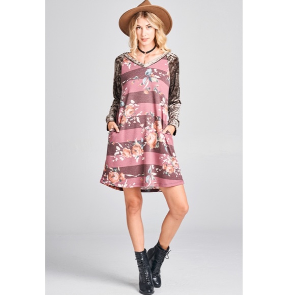 "The Haven" Colorblock Floral Velvet Sleeve Dress with Pockets! - Picture 2 of 3